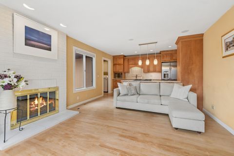 Tiny photo for 1480 Fairfax Lane #1480, Buffalo Grove, IL 60089 (MLS # 12590942)