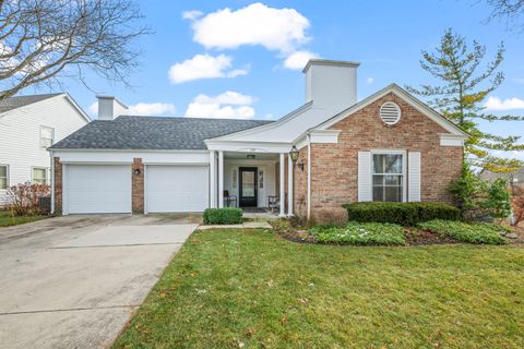 Photo of 145 Rivershire Lane, Lincolnshire, IL 60069 (MLS # 12523898)