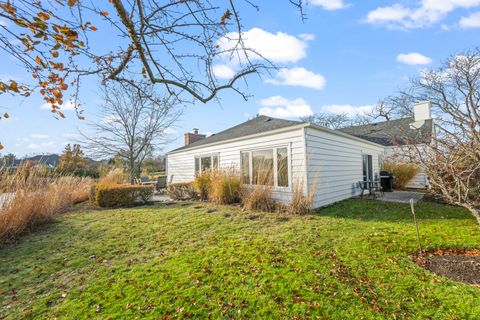 Tiny photo for 145 Rivershire Lane, Lincolnshire, IL 60069 (MLS # 12523898)