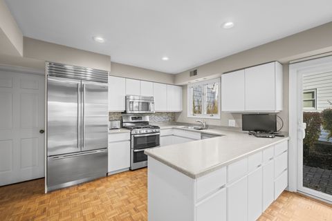 Tiny photo for 145 Rivershire Lane, Lincolnshire, IL 60069 (MLS # 12523898)