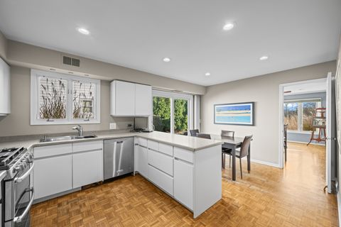 Tiny photo for 145 Rivershire Lane, Lincolnshire, IL 60069 (MLS # 12523898)