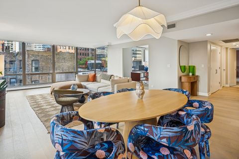 Tiny photo for 100 E Bellevue Place #5E, Chicago, IL 60611 (MLS # 12491119)