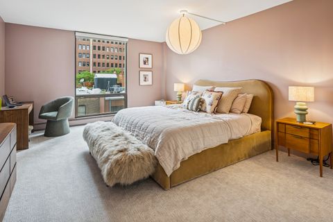 Tiny photo for 100 E Bellevue Place #5E, Chicago, IL 60611 (MLS # 12491119)