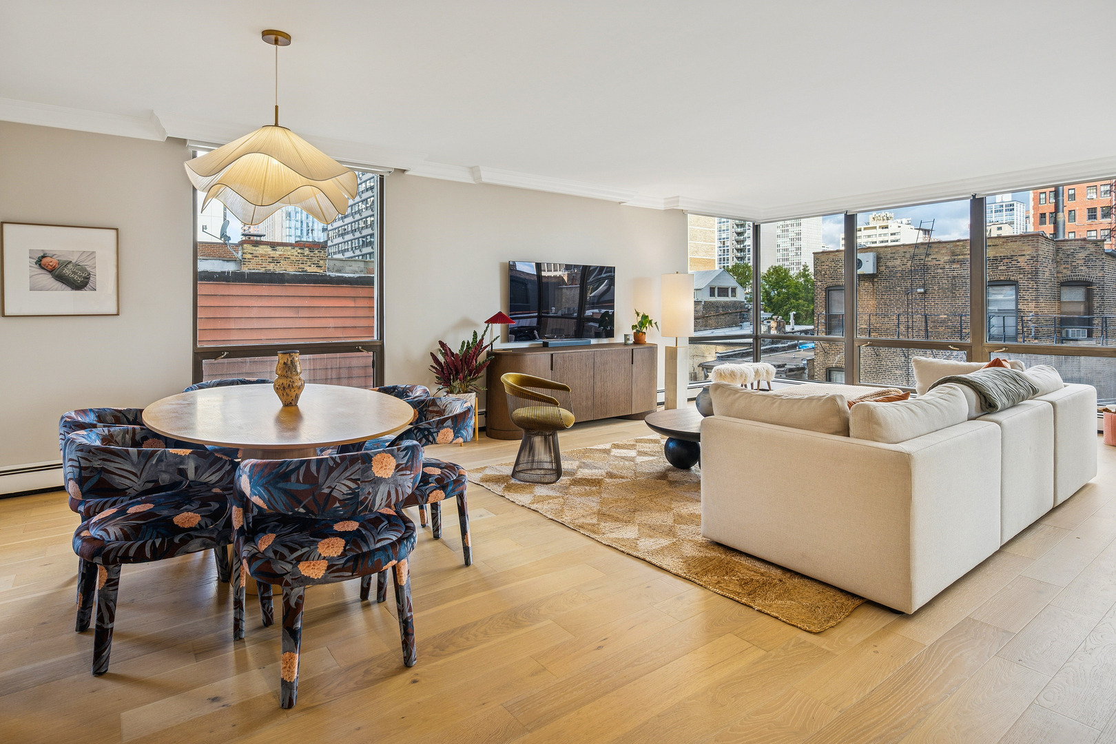 100 E Bellevue Place 5E