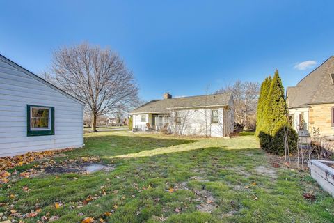 Tiny photo for 108 Beverly Place, Munster, IN 46321 (MLS # 12585006)