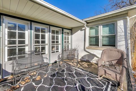 Tiny photo for 108 Beverly Place, Munster, IN 46321 (MLS # 12585006)