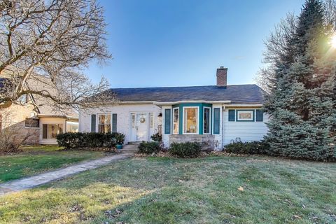 Tiny photo for 108 Beverly Place, Munster, IN 46321 (MLS # 12585006)