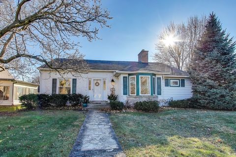Tiny photo for 108 Beverly Place, Munster, IN 46321 (MLS # 12585006)