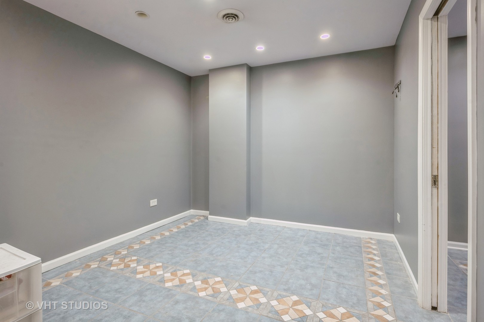 1625 W North Avenue C101