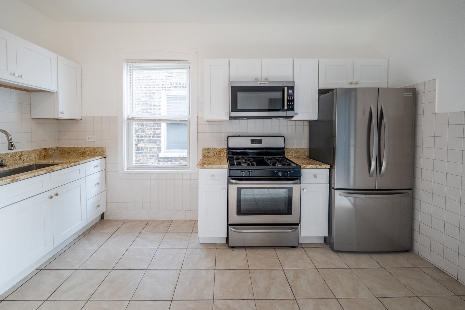 1640 N Linder Avenue 2 - Photo 3