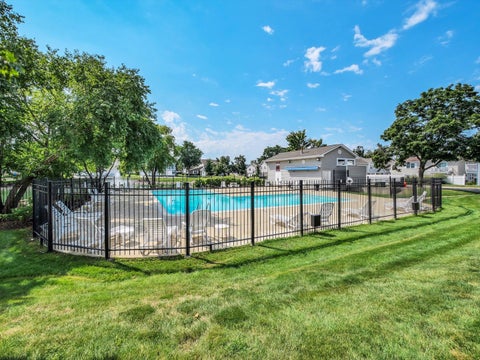 Tiny photo for 1546 Timber Trail #1546, Wheaton, IL 60189 (MLS # 12756091)