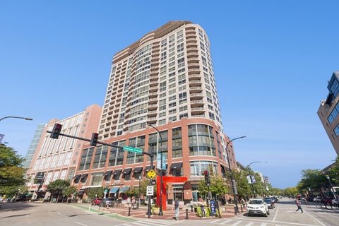 Photo of 807 Davis Street #810, Evanston, IL 60201 (MLS # 12556360)