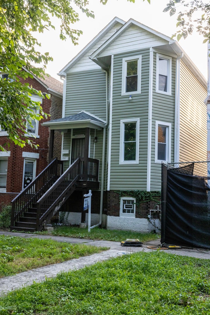 8739 S Colfax Avenue 1 - Photo 2