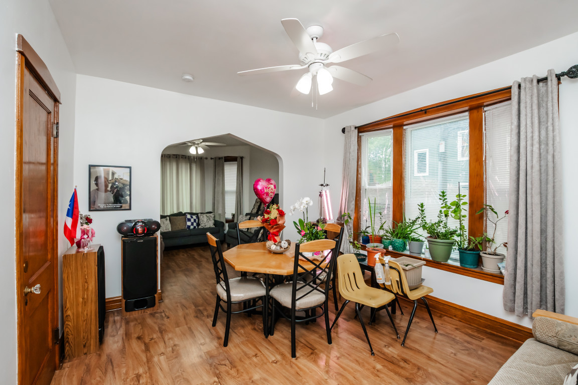 3417 W Evergreen Avenue