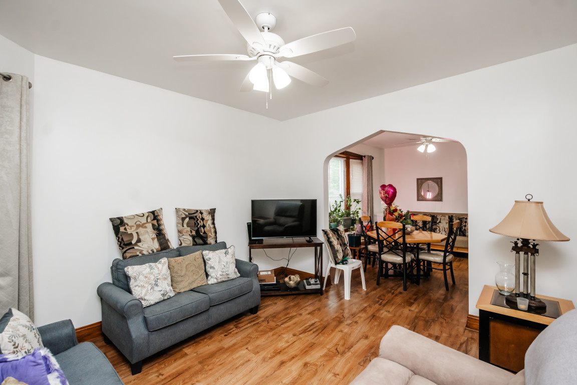 3417 W Evergreen Avenue