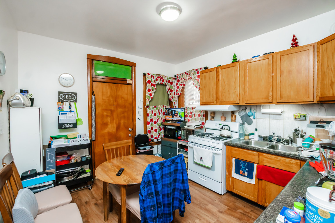 3417 W Evergreen Avenue