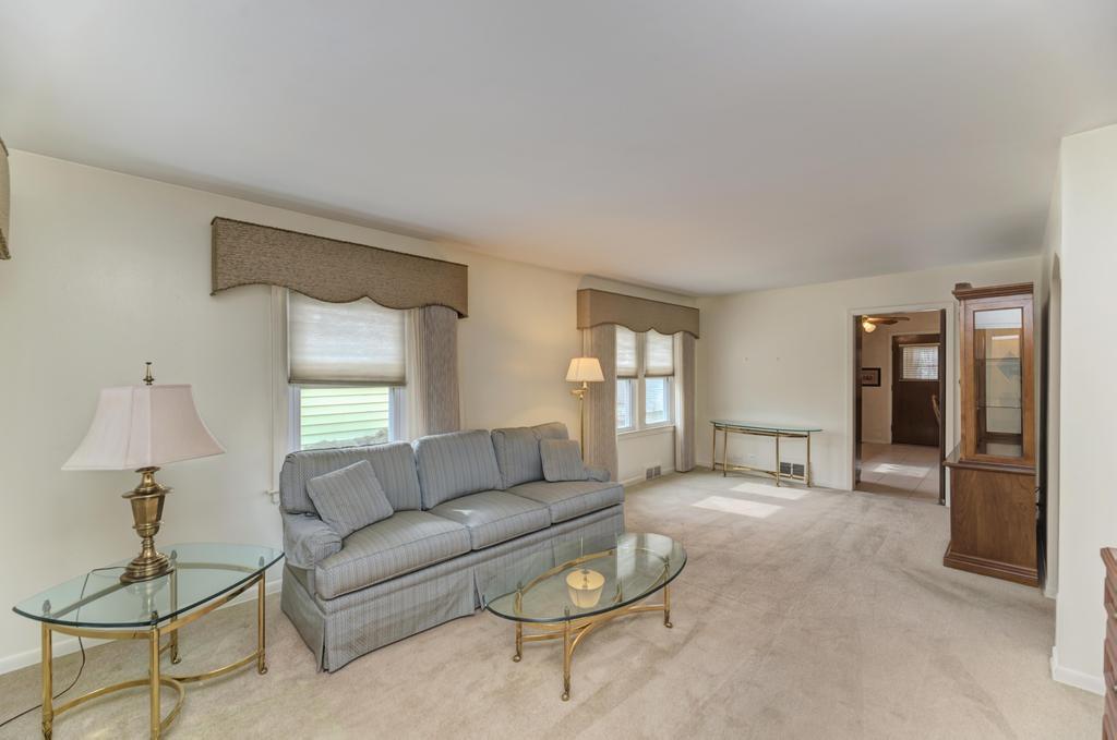 14 N Wisconsin Avenue