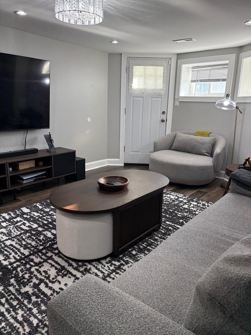 6541 S Ingleside Avenue G