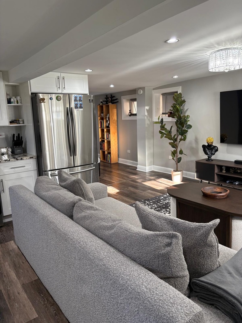 6541 S Ingleside Avenue G