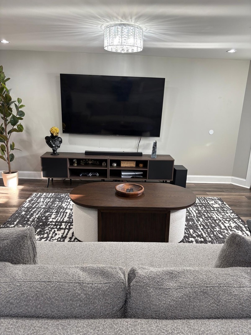 6541 S Ingleside Avenue G