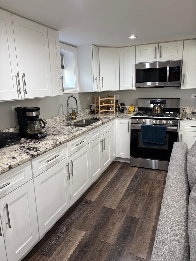 6541 S Ingleside Avenue G