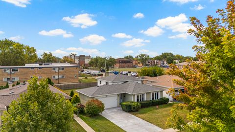 Tiny photo for 1813 W Pheasant Trail, Mount Prospect, IL 60056 (MLS # 12503396)