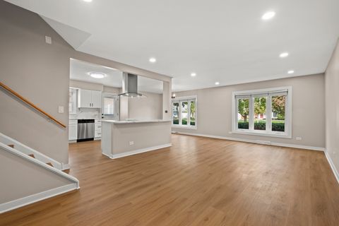 Tiny photo for 1813 W Pheasant Trail, Mount Prospect, IL 60056 (MLS # 12503396)