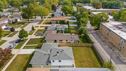 Tiny photo for 1813 W Pheasant Trail, Mount Prospect, IL 60056 (MLS # 12503396)