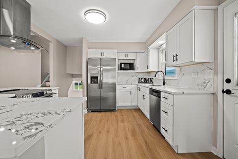 Tiny photo for 1813 W Pheasant Trail, Mount Prospect, IL 60056 (MLS # 12503396)