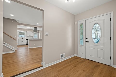 Tiny photo for 1813 W Pheasant Trail, Mount Prospect, IL 60056 (MLS # 12503396)