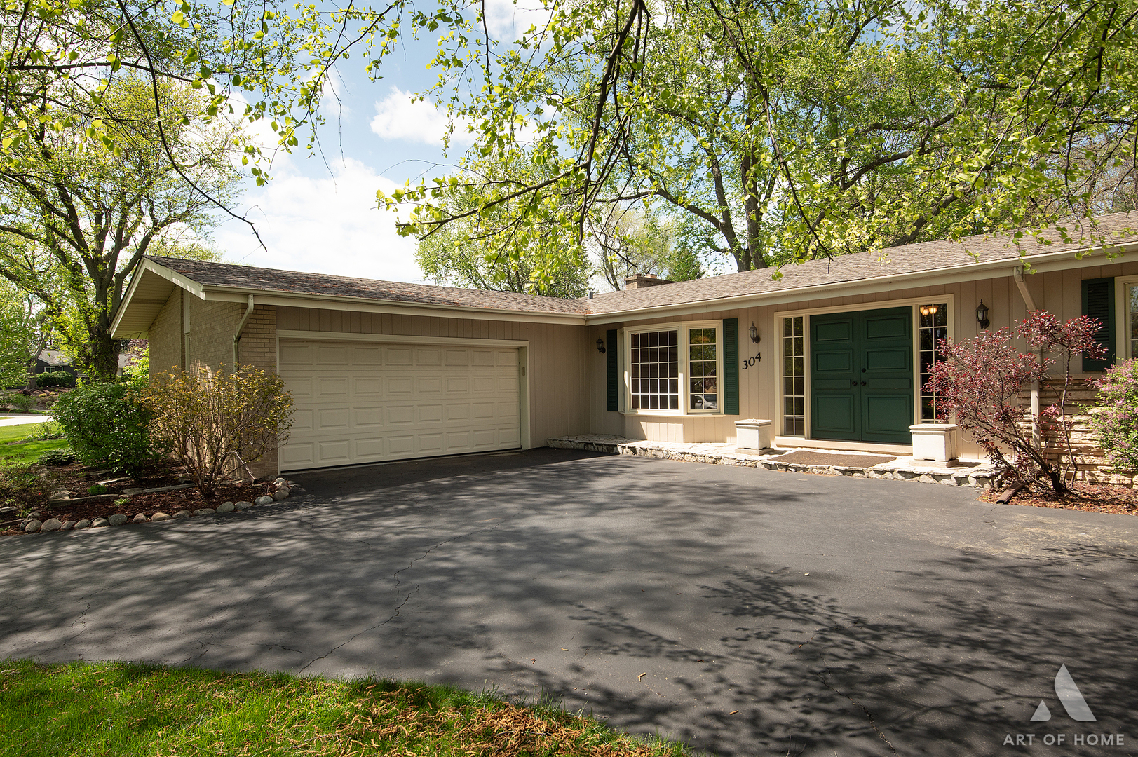 304 S Circle Drive
