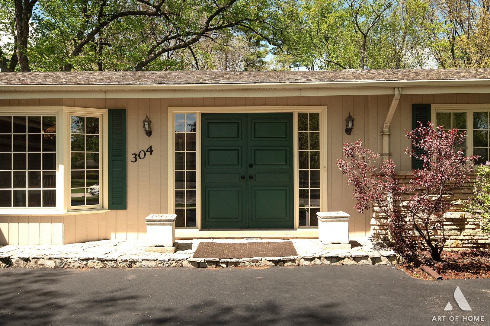 304 S Circle Drive
