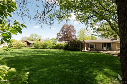 Tiny photo for 304 S Circle Drive, Palatine, IL 60067 (MLS # 12633579)