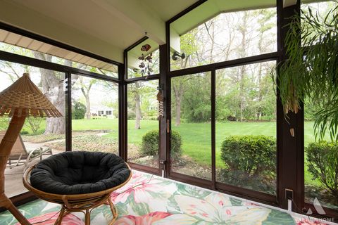 Tiny photo for 304 S Circle Drive, Palatine, IL 60067 (MLS # 12633579)