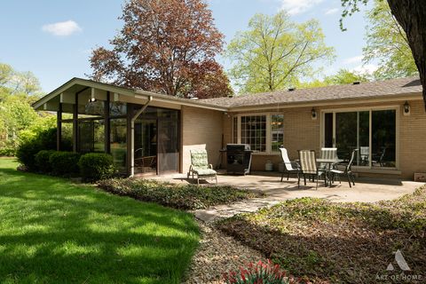 Tiny photo for 304 S Circle Drive, Palatine, IL 60067 (MLS # 12633579)