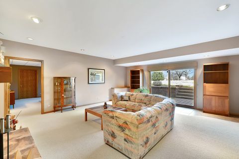 Tiny photo for 21 N Highview Circle, Hawthorn Woods, IL 60047 (MLS # 12588058)