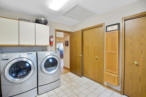 Tiny photo for 21 N Highview Circle, Hawthorn Woods, IL 60047 (MLS # 12588058)