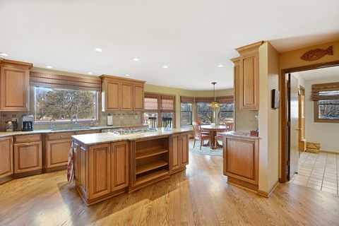 Tiny photo for 21 N Highview Circle, Hawthorn Woods, IL 60047 (MLS # 12588058)