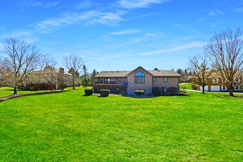 Tiny photo for 21 N Highview Circle, Hawthorn Woods, IL 60047 (MLS # 12588058)