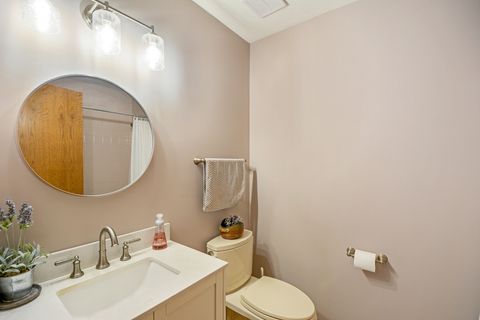 Tiny photo for 21 N Highview Circle, Hawthorn Woods, IL 60047 (MLS # 12588058)