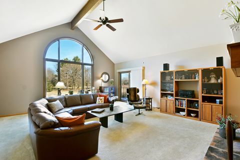 Tiny photo for 21 N Highview Circle, Hawthorn Woods, IL 60047 (MLS # 12588058)