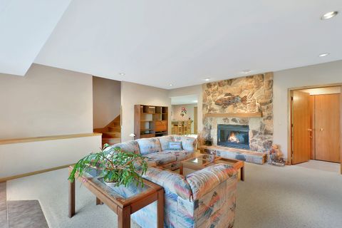 Tiny photo for 21 N Highview Circle, Hawthorn Woods, IL 60047 (MLS # 12588058)