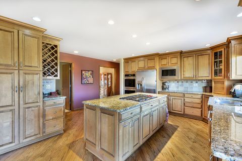 Tiny photo for 21 N Highview Circle, Hawthorn Woods, IL 60047 (MLS # 12588058)