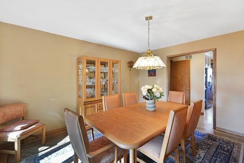 Tiny photo for 21 N Highview Circle, Hawthorn Woods, IL 60047 (MLS # 12588058)