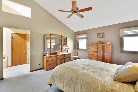 Tiny photo for 21 N Highview Circle, Hawthorn Woods, IL 60047 (MLS # 12588058)