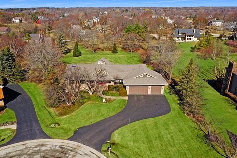 Tiny photo for 21 N Highview Circle, Hawthorn Woods, IL 60047 (MLS # 12588058)