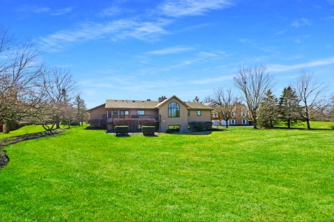 Tiny photo for 21 N Highview Circle, Hawthorn Woods, IL 60047 (MLS # 12588058)