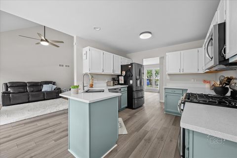 Tiny photo for 313 Carrie Court, North Aurora, IL 60542 (MLS # 12566297)