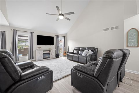 Tiny photo for 313 Carrie Court, North Aurora, IL 60542 (MLS # 12566297)