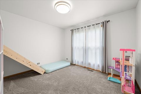 Tiny photo for 313 Carrie Court, North Aurora, IL 60542 (MLS # 12566297)